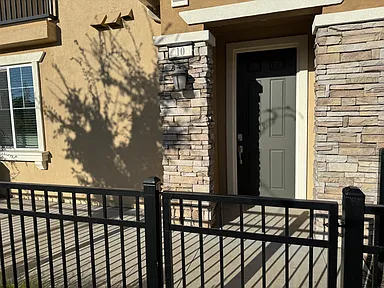 16571 Wyndham Ln #10, Fontana, CA 92336