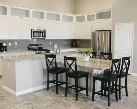 Lyle Home – Fairway Canyon, CA 4bd/3ba – Mountain View Retreat – Sunset Backyard Stay – Turnkey Rental